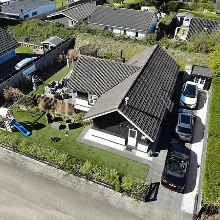 Holiday home Heerlijke Op 350 Meter Vanaf Het Strand!