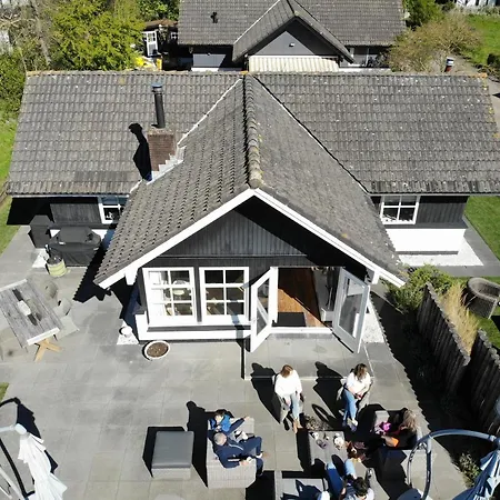 Heerlijke Op 350 Meter Vanaf Het Strand! Tatil Evi Ouddorp