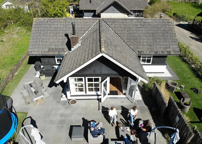 Heerlijke Op 350 Meter Vanaf Het Strand! Tatil Evi Ouddorp